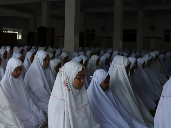 Tarawih di Sepertiga Malam Tak Menyurutkan Semangat di Bulan Ramadan