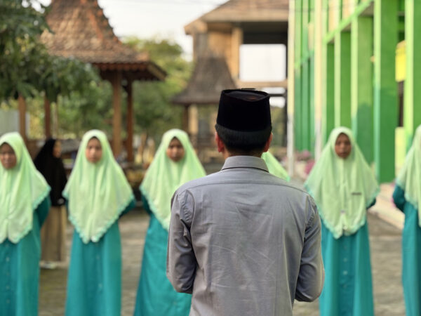 Pondok Pesantren pada zaman ini mendapat banyak anugerah ujian dari Allah SWT
